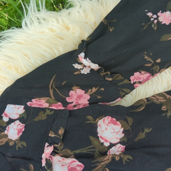 CHILDREN'S place Little Girls Black Floral Cardigan/ 4 - Picture 3 of 5